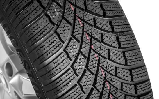 Kompletné zimné koleso Lyra 17" pre Octavia IV