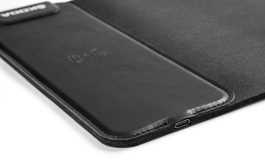 Podložka pod myš s bezdrôtovým dobíjaním