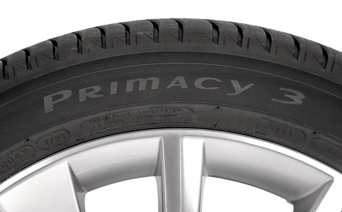 Complete summer alloy wheel BRAGA 18" for KAROQ.