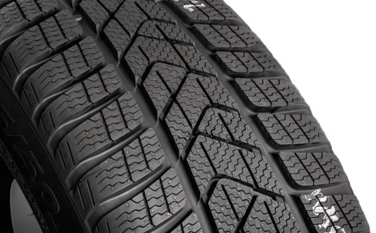 Complete winter alloy wheel MYTIKAS 18" for KAROQ