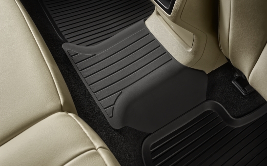 Celoročný koberec cez tunel Karoq