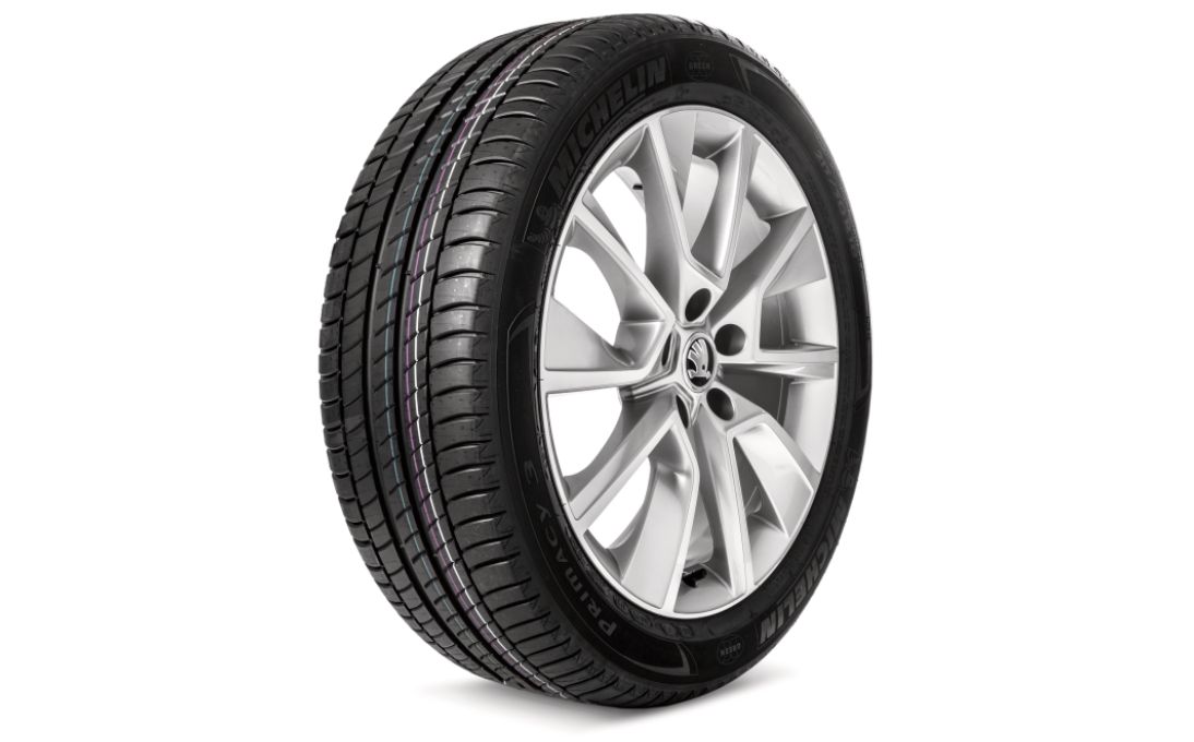 Complete summer alloy wheel BRAGA 18" for KAROQ.