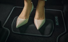 Opierka nôh „Lounge Step‘‘ čierna