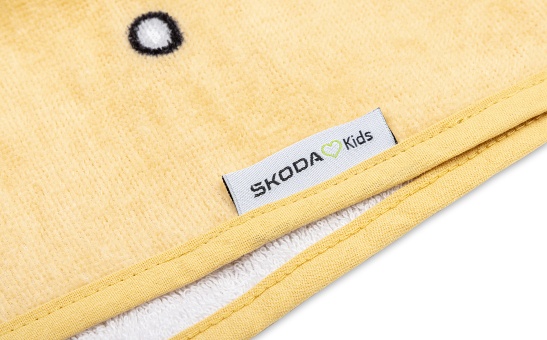 Girl's hooded bath towel