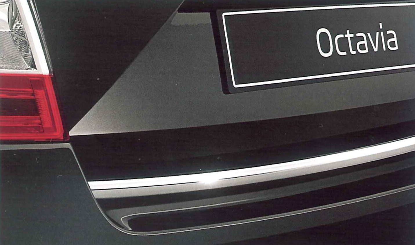 Dekoratívna lišta spodnej hrany 5. dverí pre OCTAVIA III LIFTBACK