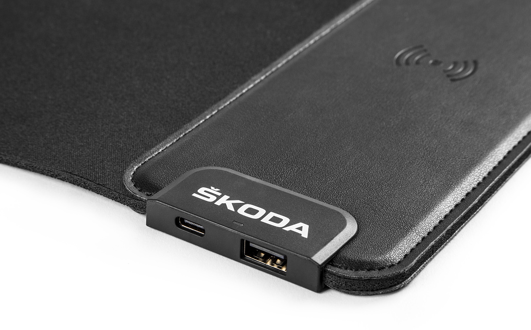 Podložka pod myš s bezdrôtovým dobíjaním