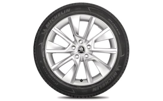 Complete summer alloy wheel BRAGA 18" for KAROQ.