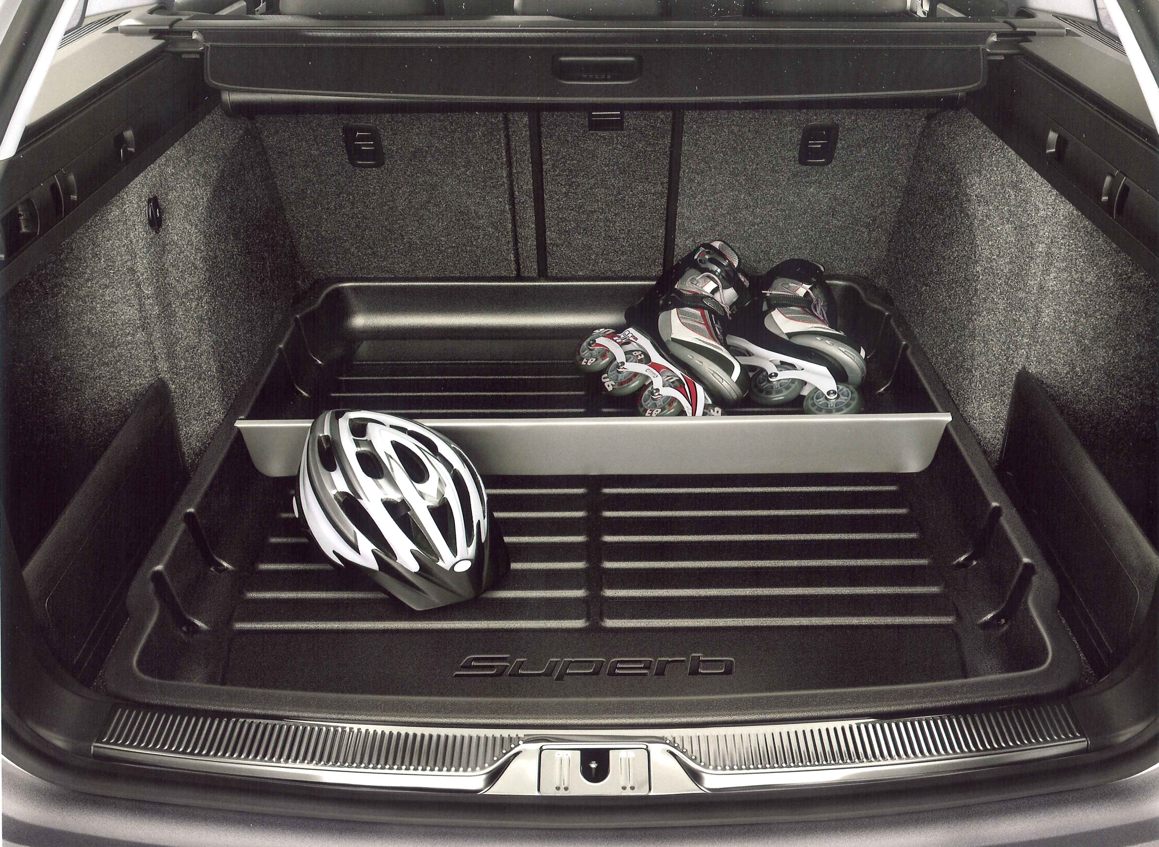 ALU partition for the plastic tray