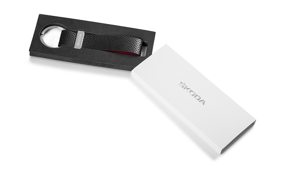 Kožená kľúčenka RS