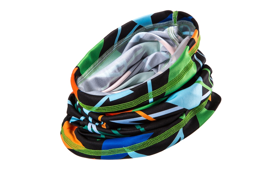 Multifunctional scarf with motive