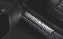 Side door sill covers with backlight